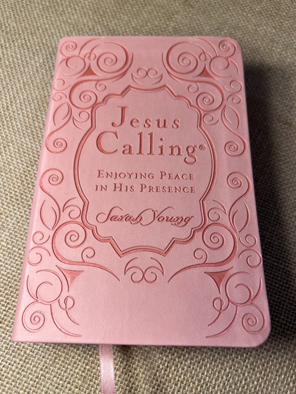 Jesus Calling: Enjoying Peace in His Presence by Sarah Young Pink Faux Leather